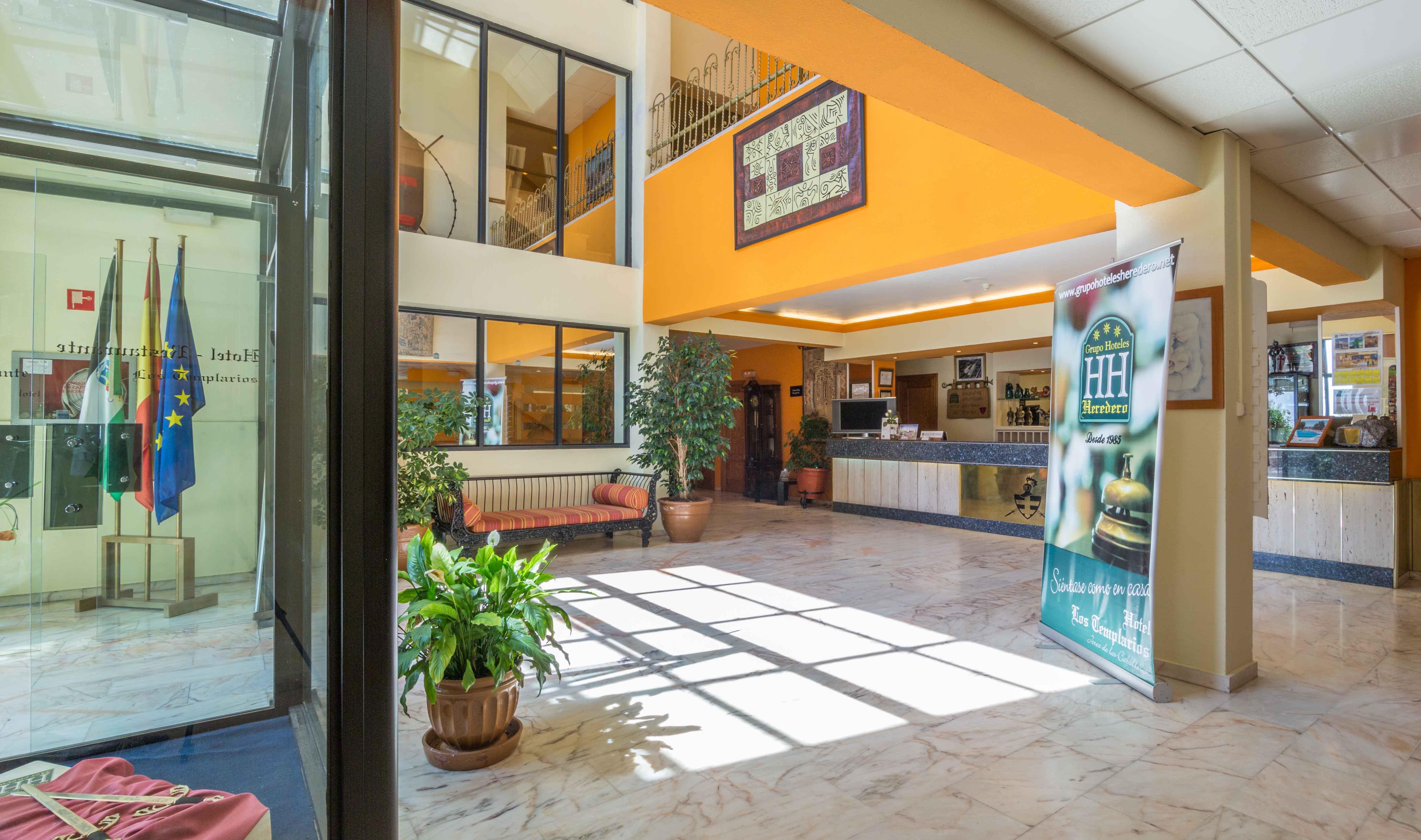 Hotel Los Templarios ヘレス・デ・ロス・カバジェロス エクステリア 写真