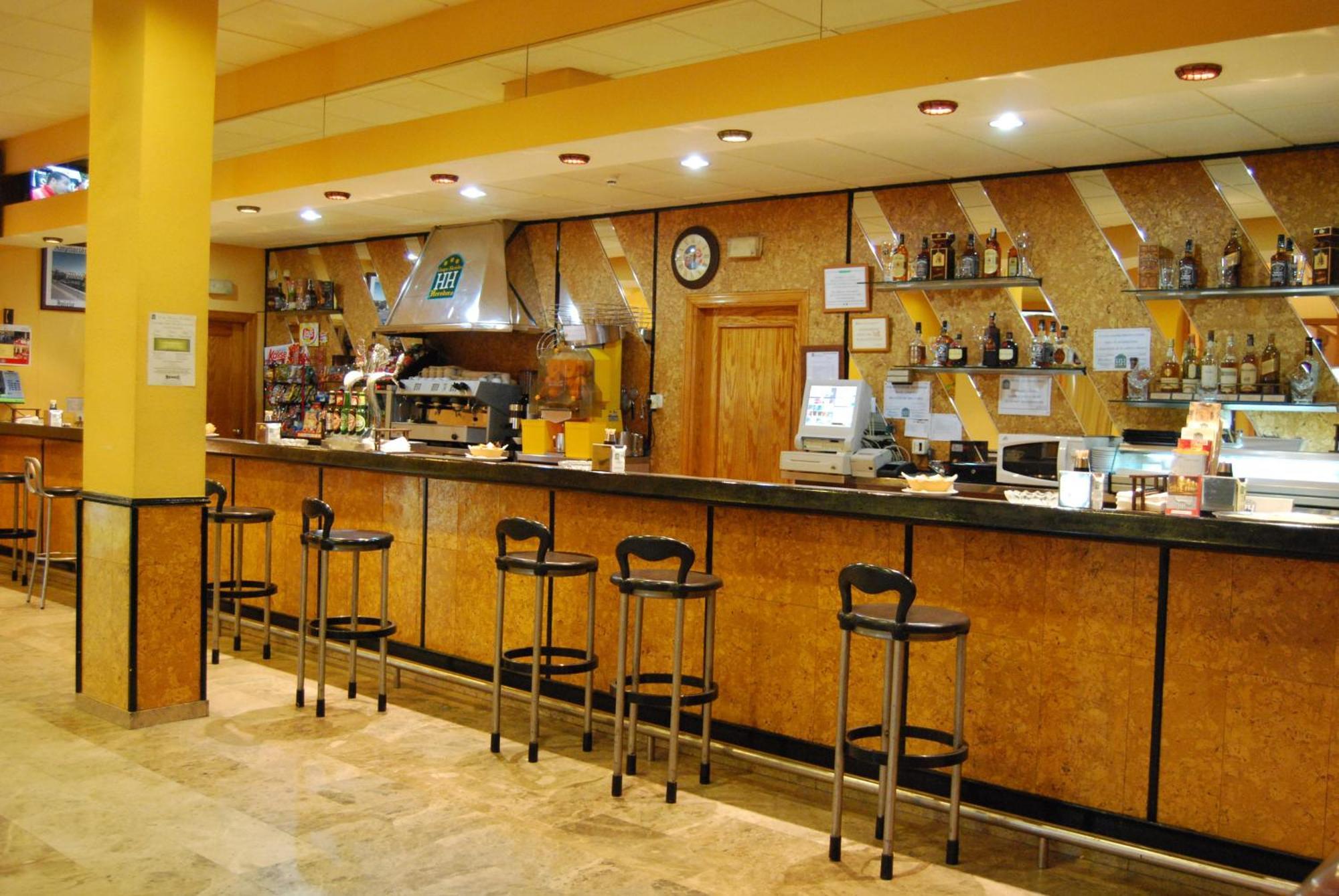Hotel Los Templarios ヘレス・デ・ロス・カバジェロス エクステリア 写真